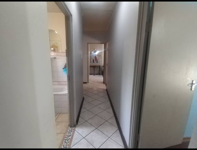 5 BEDROOM DETACHED FOR SALE IN TASBET PARK EXT 1